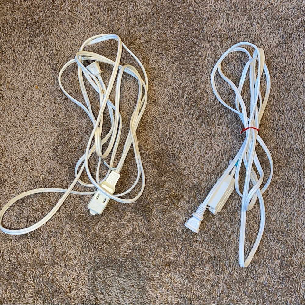 2 Extension Cords~ 12 Ft & 9 Ft  Pre-owned White Good Condition Lamp Cords